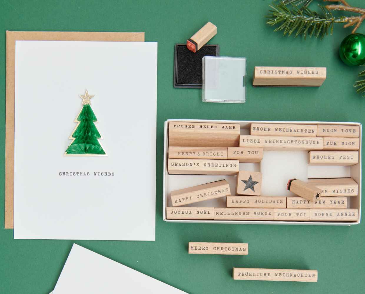 Weihnachtskarten stempeln: Mit dem praktischen Stempelset einfach loslegen!