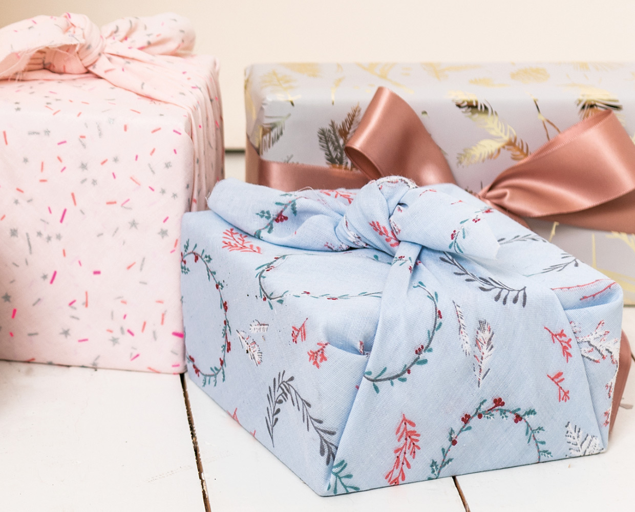 Geschenke nachhaltig verpacken - Furoshiki und Stoffbeutel