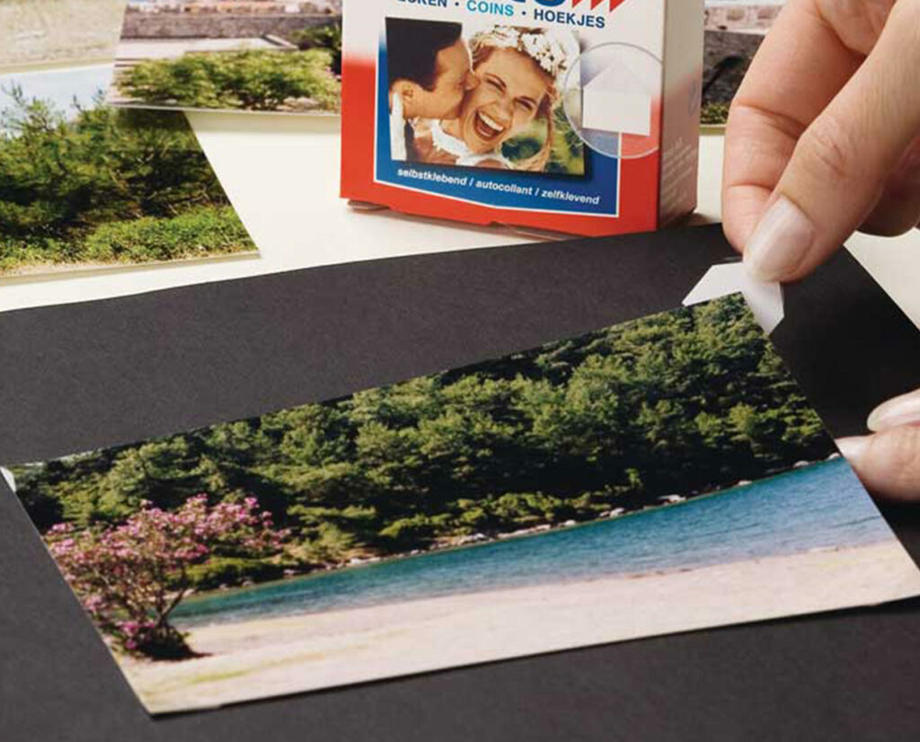 Ein Fotobuch zum Einkleben: Fotoecken sind perfekte Helferlein