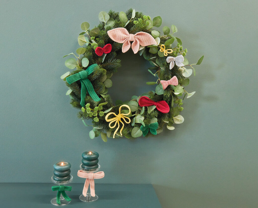 Für den Weihnachtskranz unterschiedliche Schleifen häkeln