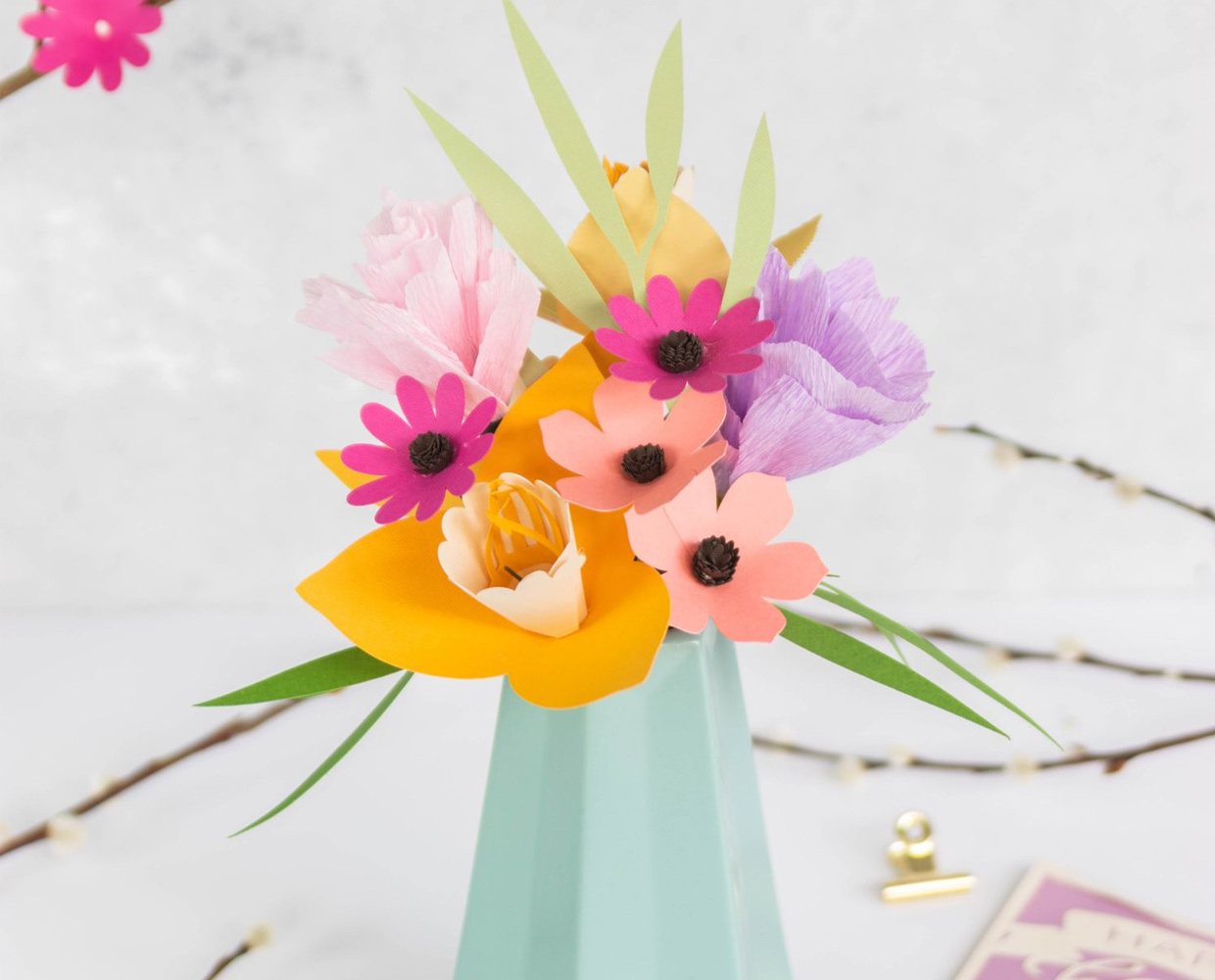 Papierblumen mit der Sizzix-Maschine gestalten