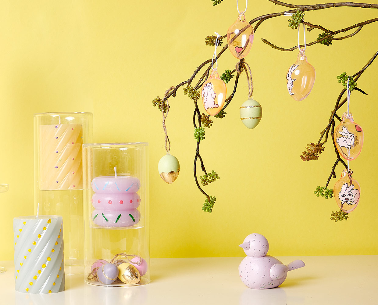 Rosafarbene Osterdeko aus Glas zum Selbergestalten