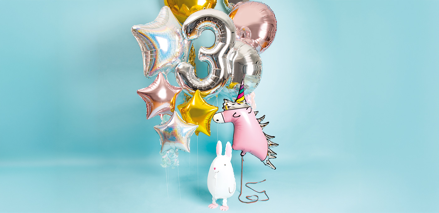 Airwalker Hase mit anderen Heliumballons